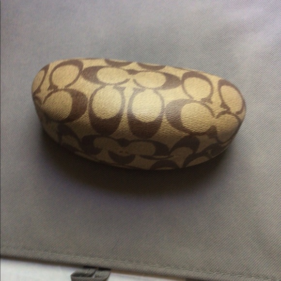 Coach sunglasses with the case - Picture 8 of 14